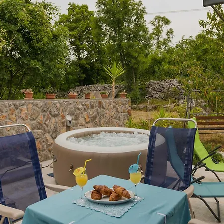Lavanda - Four Bedroom With Hot Tub And Terrace * Abbázia